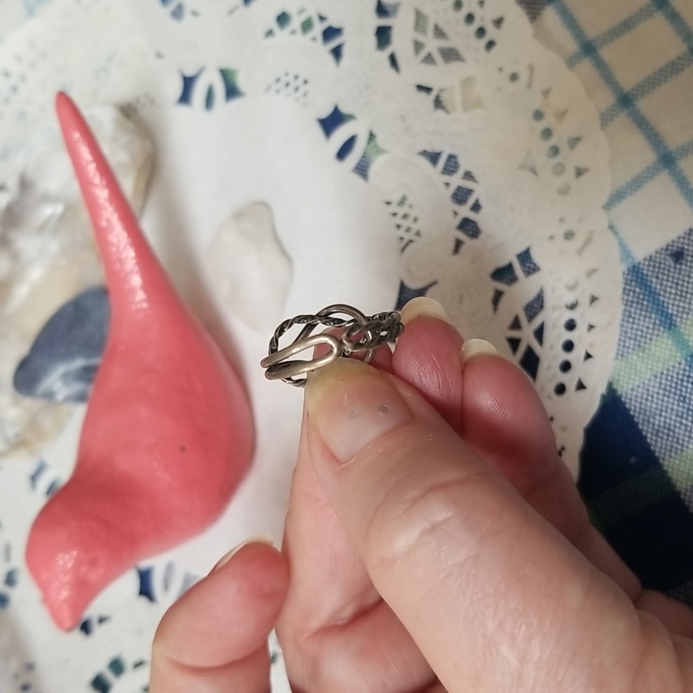 🌚LOVE KNOT RING - Picture 6 of 7